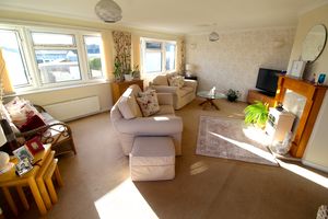 Lounge/Diner- click for photo gallery